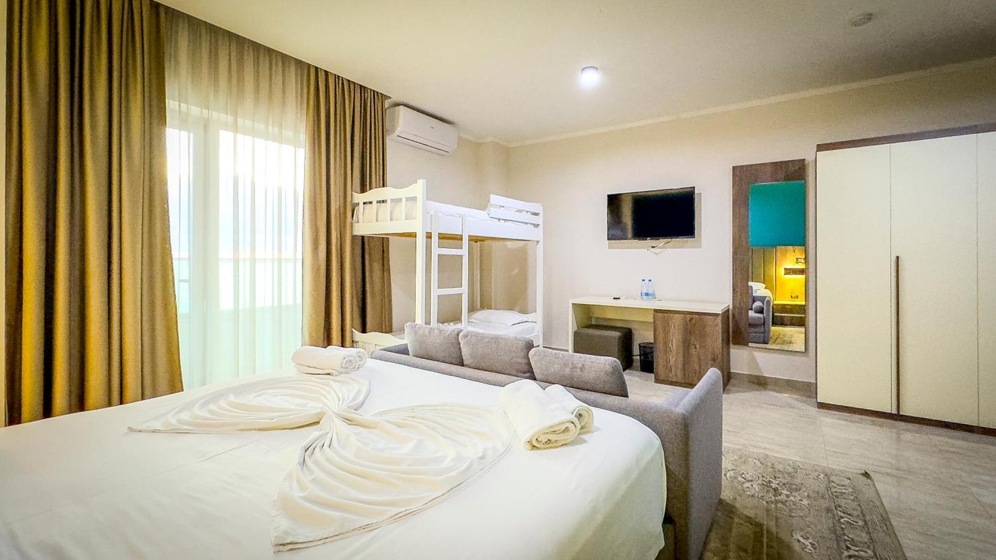 Vivas Hotel 4*