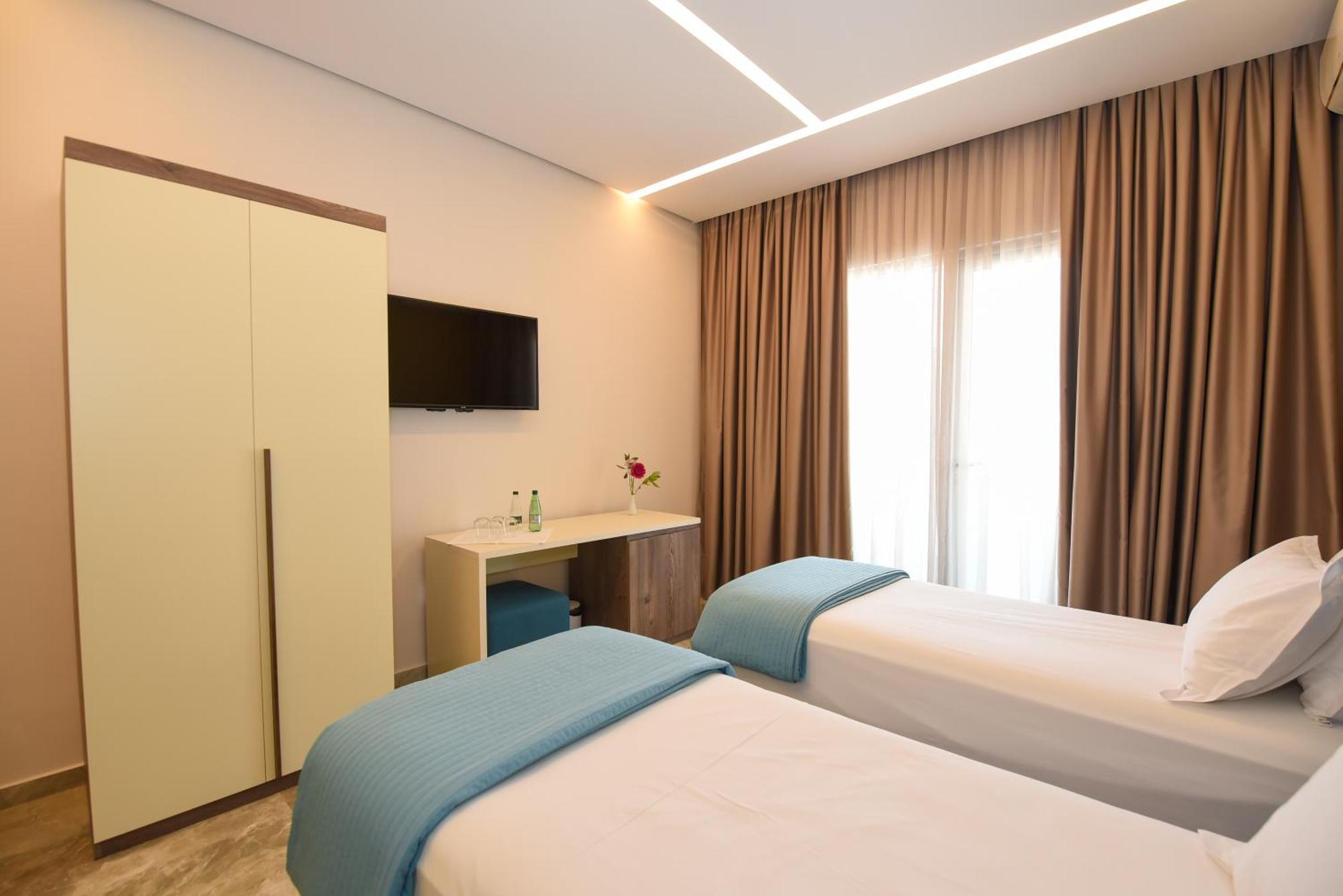 Vivas Hotel 4*